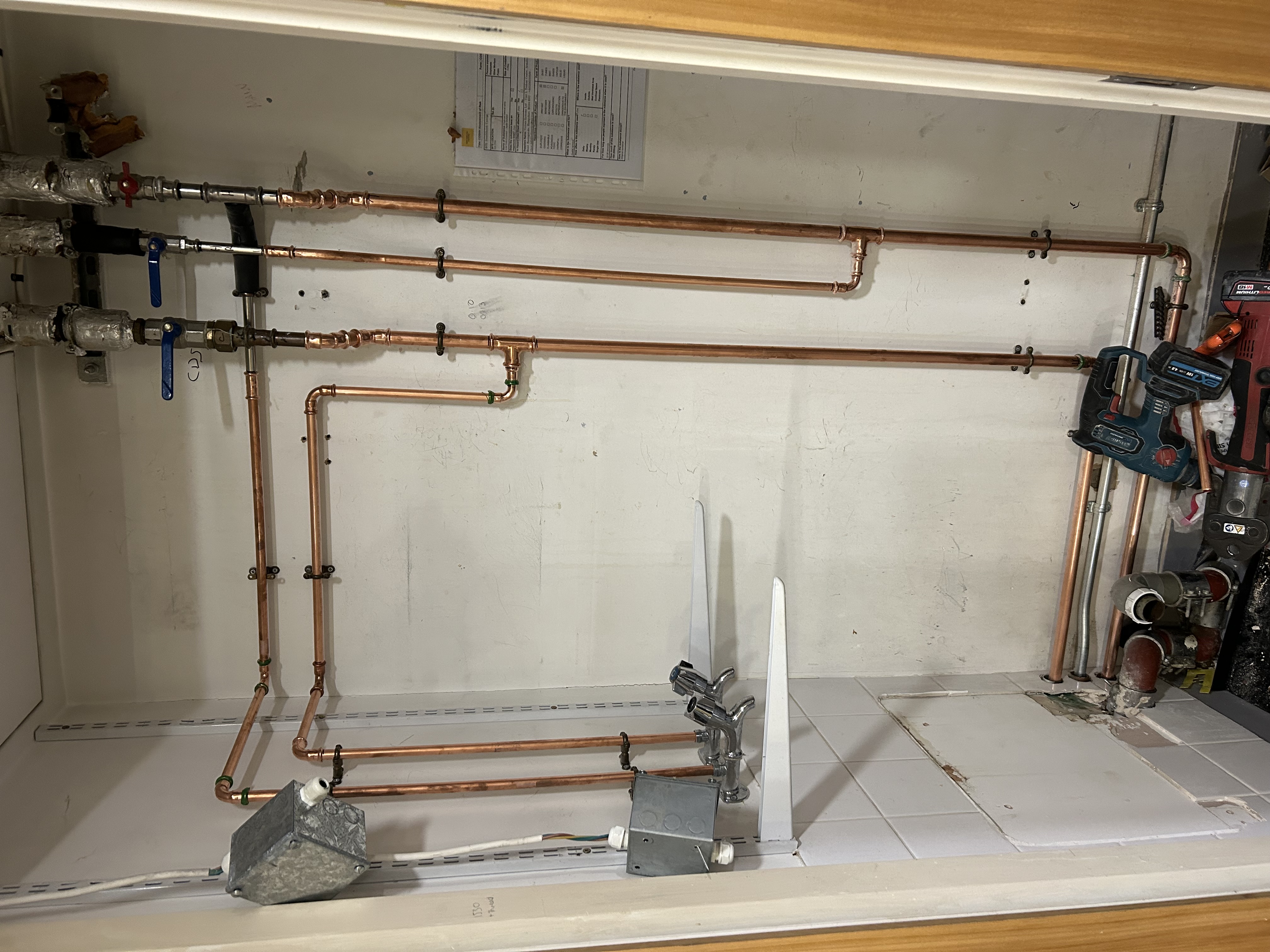 Copper pipework manifold for central heating